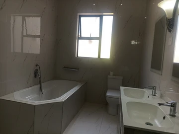 3 Bedroom Flat & Apartment